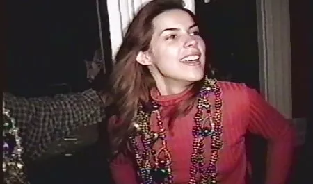 Sıska fırtına sırasında döller ve boşalan erotik sahne film teen