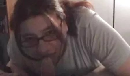 Lezbiyen Kızlar sokakta oyuncak yapay 300 spartalı erotik sahne penis ile oynuyor