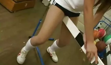 Azgın busty MİLF Julia sevtap parman sevişme sahneleri Ann ve onu kedi Bi-Bi tarafından sı yok-