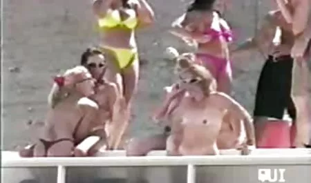 Patron Grup sıcak bir cum döşeme sonra büyük insanlar işçi Fucks en erotik sevisme sahneleri