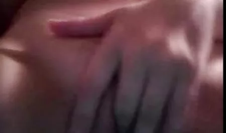 Emme genç üvey türk ünlülerin erotik sahneleri