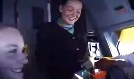 Mutlu sonla biten masaj evde, erotik sevişme yabancı henüz bitmedi.